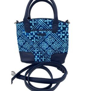Vera Bradley Day Off Crossbody Bag Purse In Blue Batik Double Handles NavyTrim